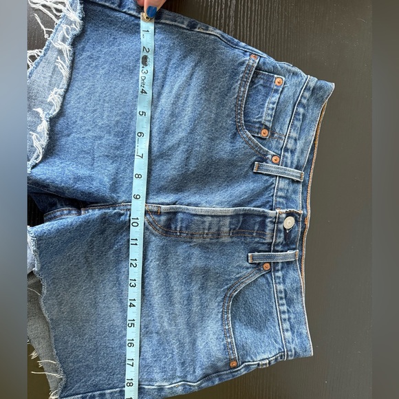 Levi’s Denim Shorts - Picture 9 of 12